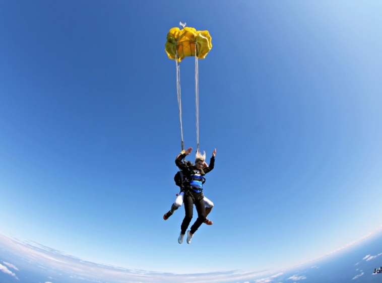 SKYDIVE HEL 