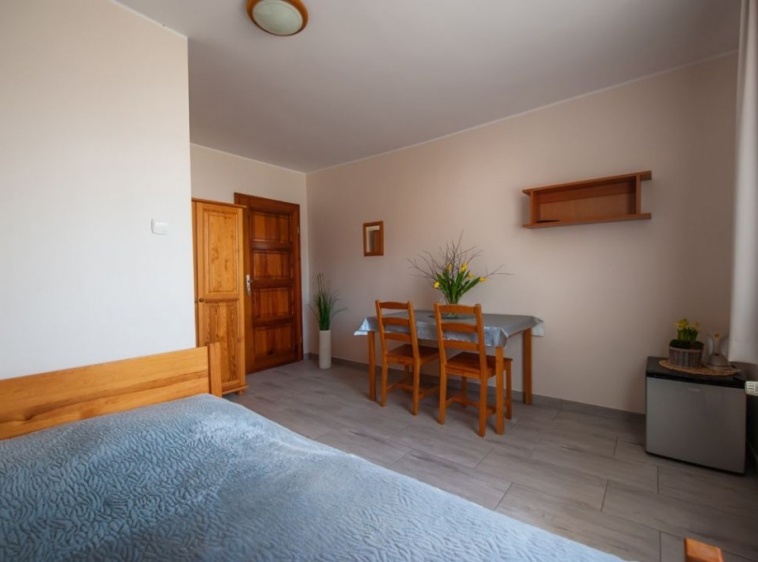 Pokoje, apartamenty, domki Krysia 