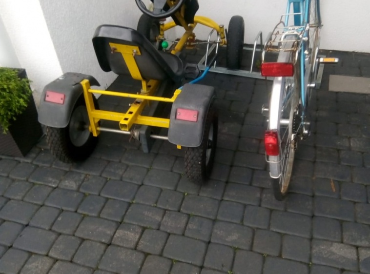 Pokoje Gościnne Nico Gokart dla dzieci i jeden z  ośmiu rowerów dla gości