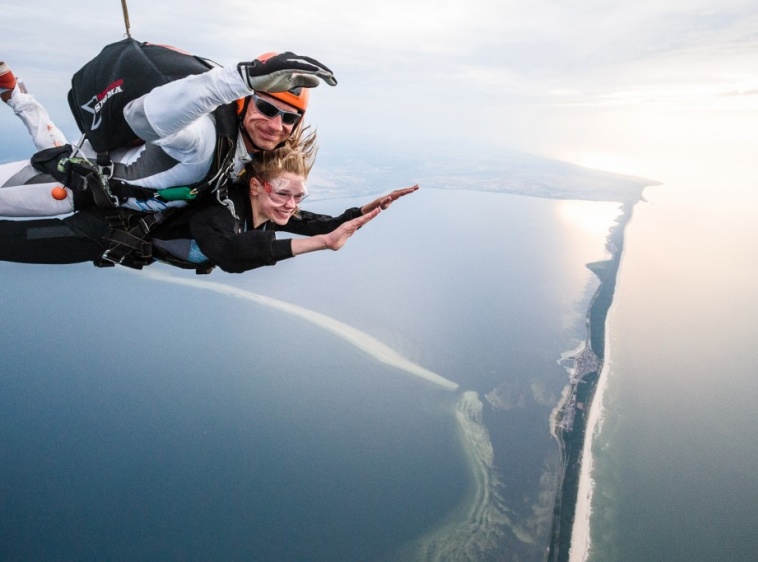 SKYDIVE HEL 