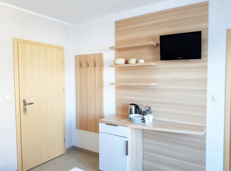 Apartamenty i pokoje gościnne IZBA U JĘDRUSIA Pokój nr 4 -  na pierwszym pietrze dla 2 osób, ewentualnie dla 2 osób z małym dzieckiem. 