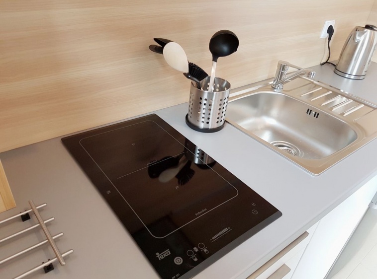 Apartamenty i pokoje gościnne IZBA U JĘDRUSIA Apartament nr 8 - nowy apartament na drugim piętrze dla od 2 do 4 osób z aneksem kuchennym