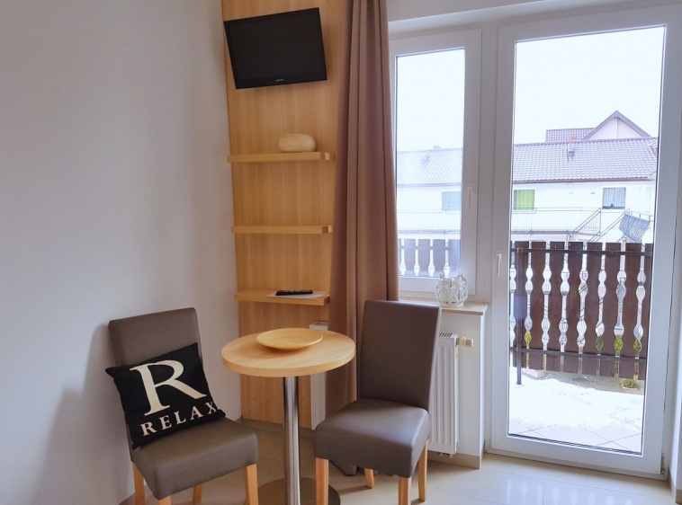 Apartamenty i pokoje gościnne IZBA U JĘDRUSIA Pokój nr 7 -  na drugim piętrze, dla 2 osób, ewentualnie dla 2 osób z malutkim dzieckiem