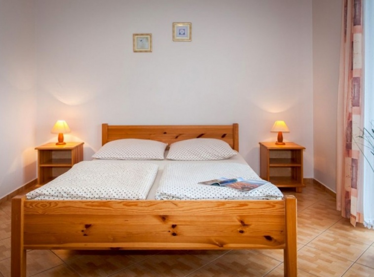 Pokoje, apartamenty, domki Krysia 