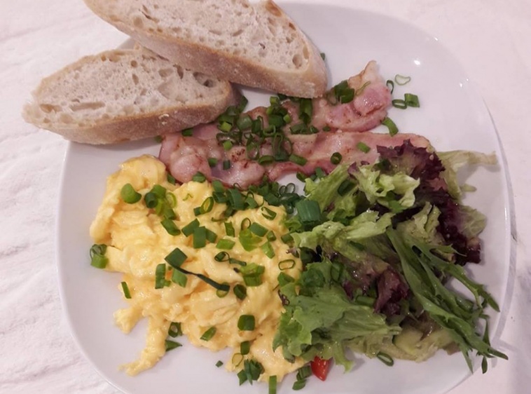 Restauracja 5ta klepka Jajecznica z bekonem