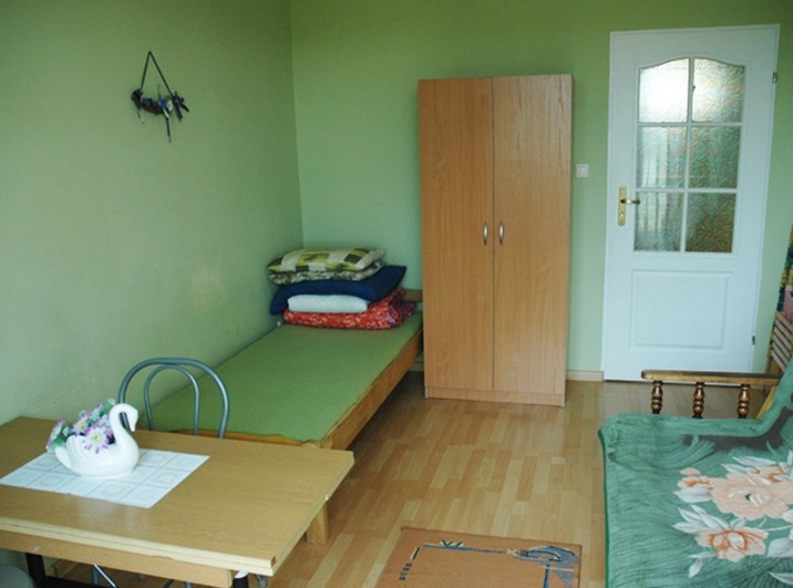Mistella POK.8. WERSALKA + TAPCZANIK = 3 OSOBY