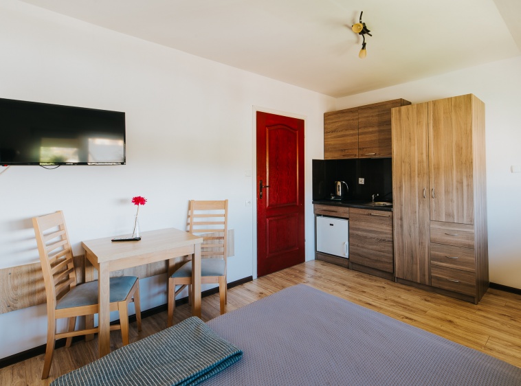 Pokoje i apartamenty ALEXANDRIA z basenem 