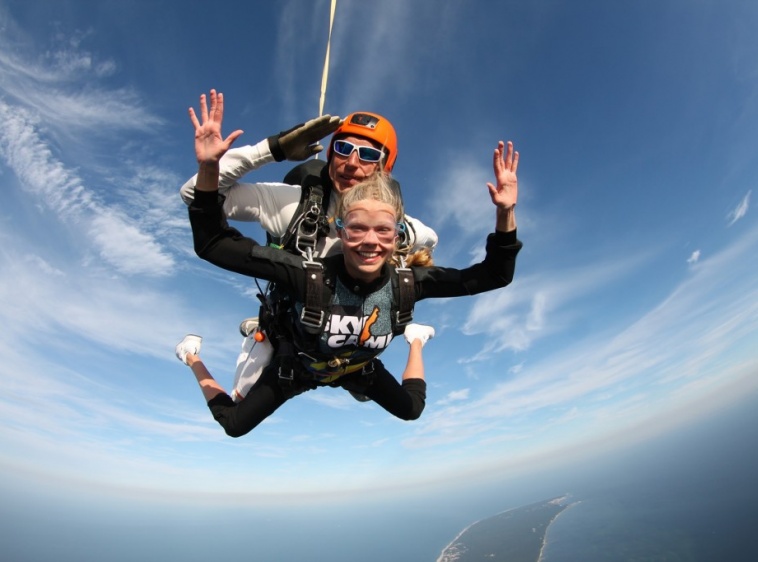 SKYDIVE HEL 