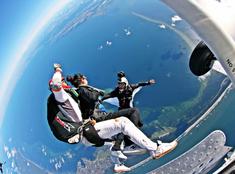 SKYDIVE HEL 