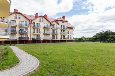 oraz duuużo miejsca do zabaw na powietrzu i gry w piłkę!