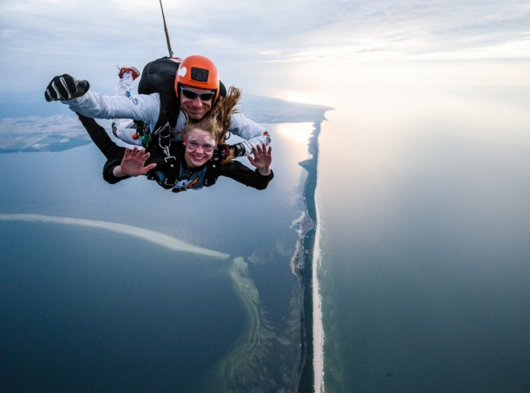SKYDIVE HEL 