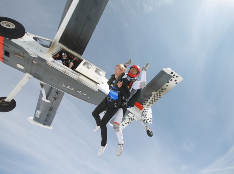 SKYDIVE HEL 