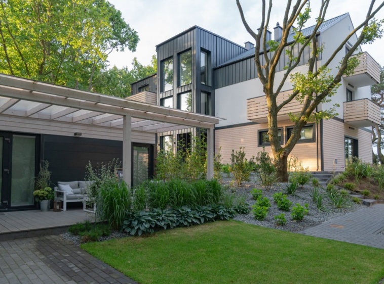 M2 Summer House 