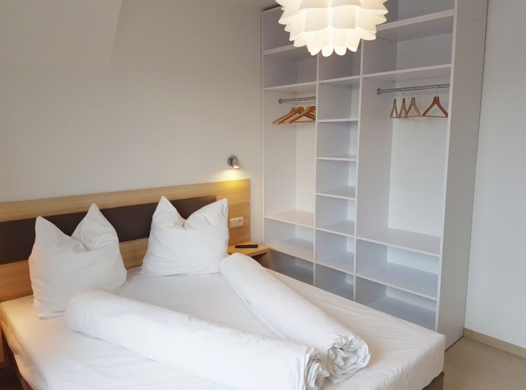 Apartamenty i pokoje gościnne IZBA U JĘDRUSIA Apartament nr 8 - nowy apartament na drugim piętrze dla od 2 do 4 osób z aneksem kuchennym