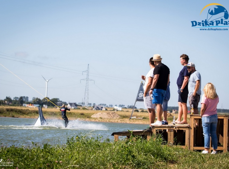 Dzika Plaża WAKE 